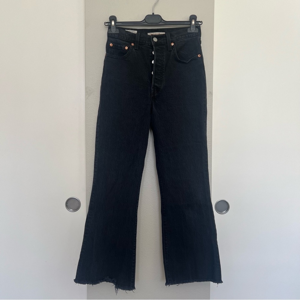 Levi’s Big E Premium Ribcage Crop Flare – High Waisted – Black – Size 25 - Picture 5 of 14